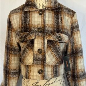 Ambiance Outerwear plaid cropped shacket medium browns tans